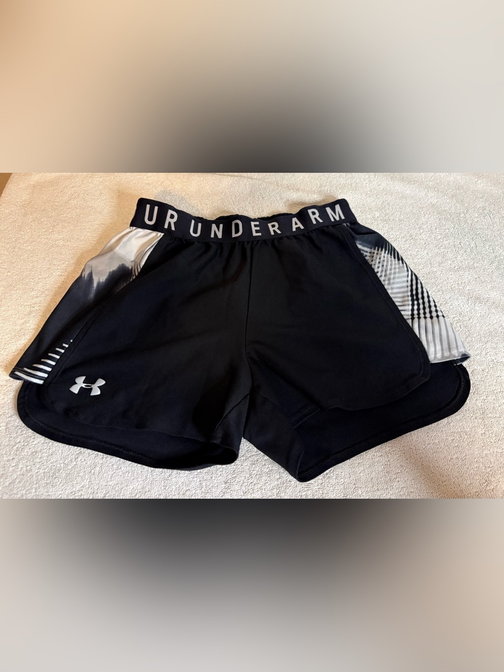 Under Armour HeatGear Women’s XS Black Running Athletic Shorts